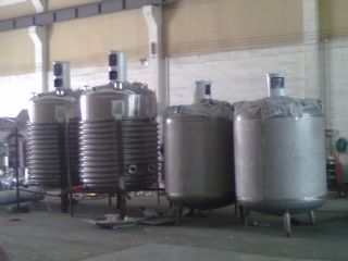 二手7成新不锈钢反应釜转让反应罐