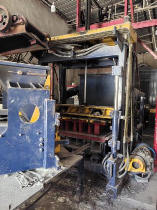 出售八成新新实丰七型机