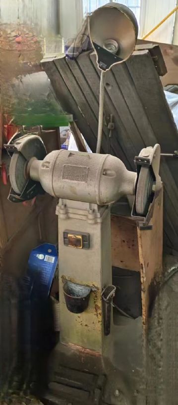 车床铣床用立式砂轮机转让