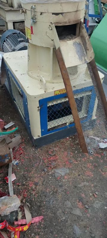 出售主机110千瓦，72孔二手压块机