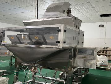 转让四斗包装称一套含提升机