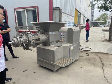 闲置双百骨肉分离机多台 2022-4