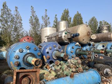 二手杨阳搪瓷反应釜多台，化工厂使用