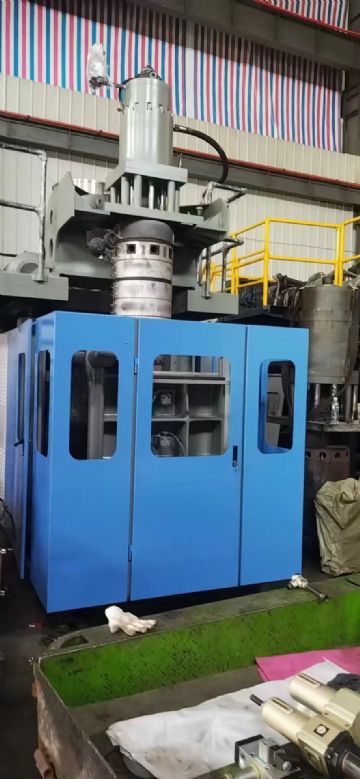 100吹塑机