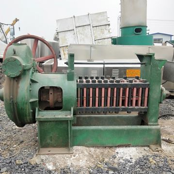 转让9成新二手200型榨油机1台!