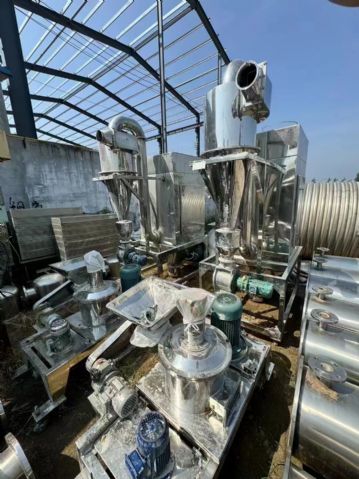 转让二手超威粉碎机 两套15型江阴产高效