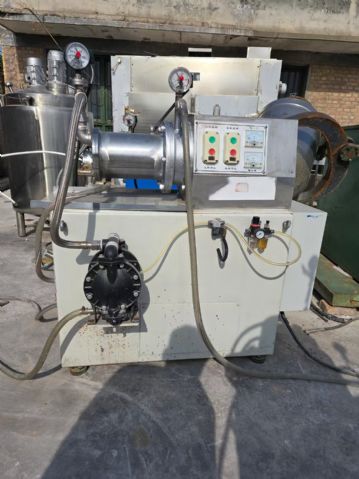 转让二手卧式砂磨机 一台容积5L实验型卧