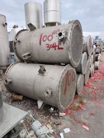 转让二手不锈钢冷凝器 两台面积100平方
