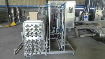 转让二手管式杀菌机一台上海南华产2吨UH