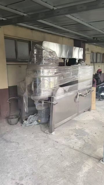 转让二手真空乳化机 一台容积200L带平