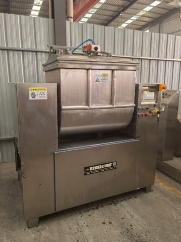 转让二手真空和面机 一台5袋面卧式真空和