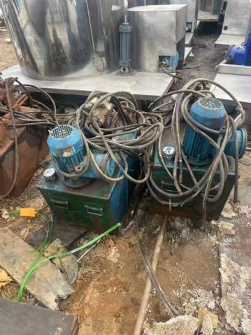 转让二手刮刀离心机 12台1250型下卸