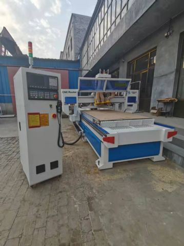 出售四工序开料机 带自动退料 新代系统 