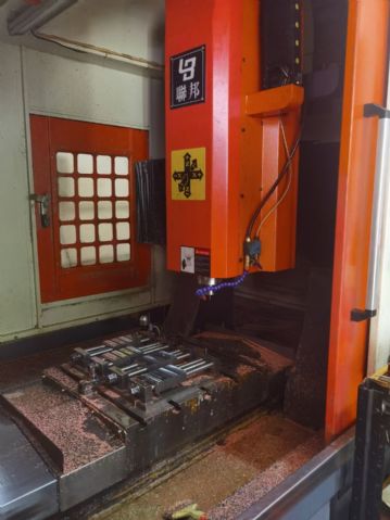 工厂在位两台650精雕机、都是新代系统、