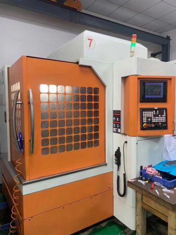 拿下工厂在位双胞胎650精雕机，型号65