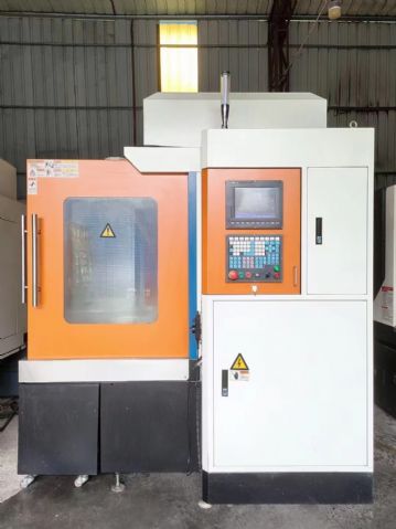 世通650刀库精雕机，新代21ma系统，