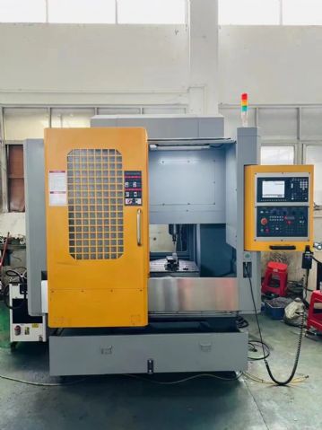 650盛峰精雕机，带*16T刀库，日本三