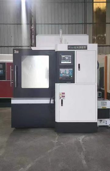 仕兴鸿650精雕机 新代21ma系统，b