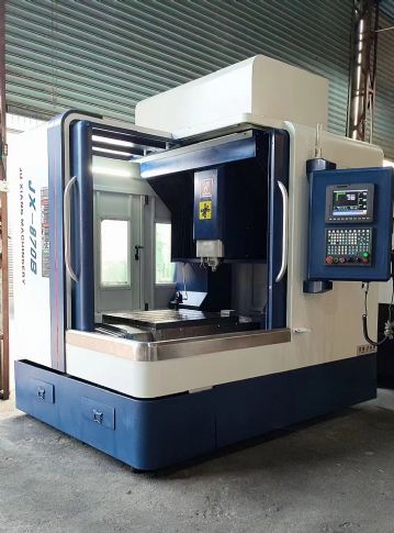 准新炬翔870精雕机 新代21ma-E系