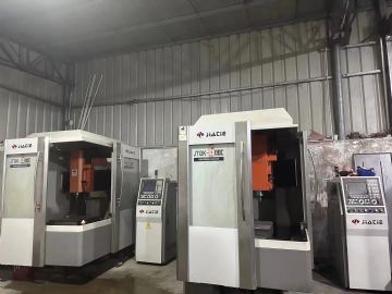 双胞胎佳铁600c精雕机、发格8055i