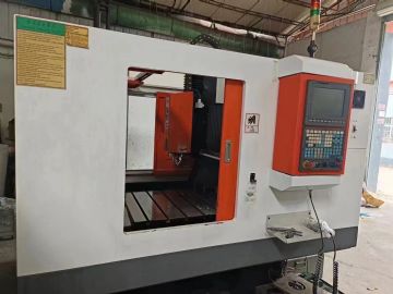 宇佳8080精雕机，新代21MA系统，主