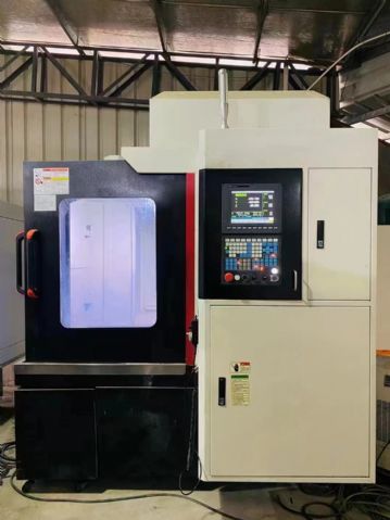 新上市精品台群650刀库精雕机，新代21