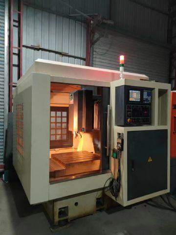 特价3万多一台联金新烽760精雕机，三菱