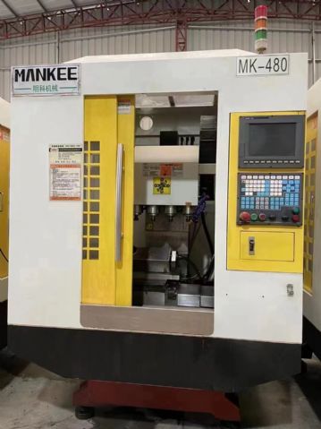 到货明科四头五轴精雕机 新代系统，主轴2