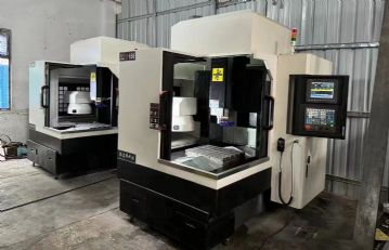 同款两台联邦650精雕机，新代21Ma系