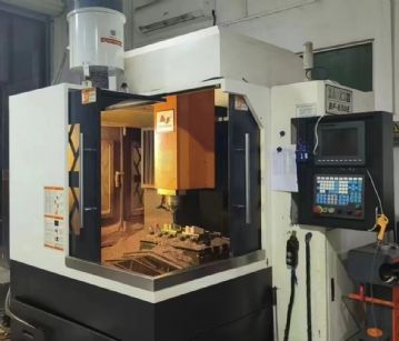 定下工厂在位宝烽650精雕机一台，新代2