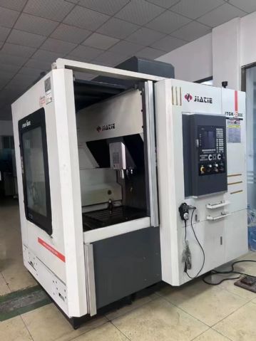 上新一台佳铁600E精雕机，法格系统，B