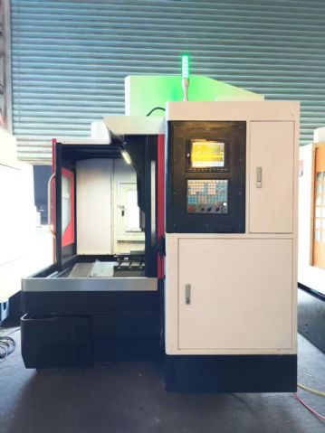 特价，准新台威650精雕机，新代*22m