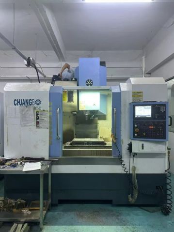 上新工厂在位双胞胎台群V6三线轨加工中心