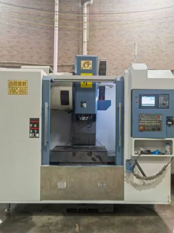 上新台湾晁群860三线轨重型加工中心，三