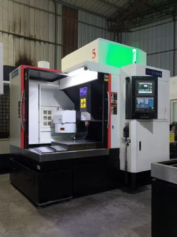 上新仕兴鸿870刀库精雕机，新代21ma