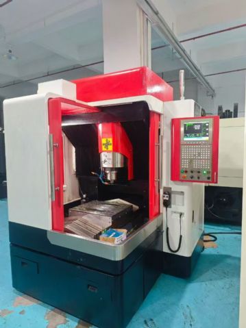 上新两台汇高860H/650H精雕机中的