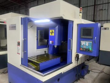 一台高成860精雕机，新代系统，行程80