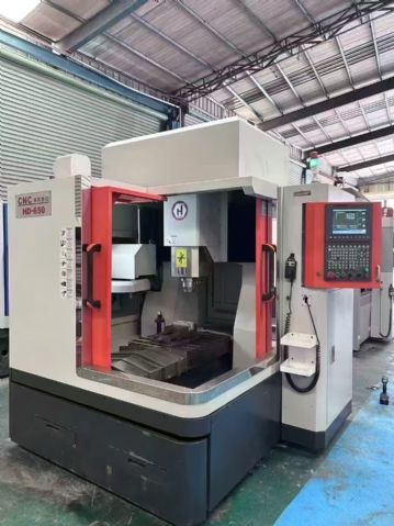 华群650精雕机，气动主轴BT30.带1