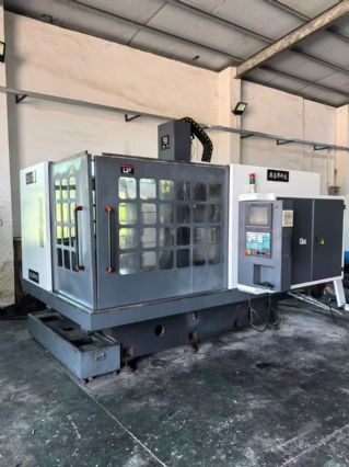 联邦1280大型雕铣机，新代21ma系统