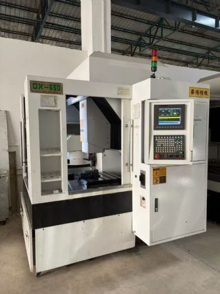 特价喬鸿650刀库精雕机，新代21MA系