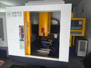 雄群655精雕机,双主轴BT20气动主轴