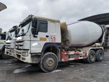 南宁出售多台2018年重汽豪沃大12方搅