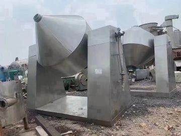 出售2000升，3000升双锥干燥机，二