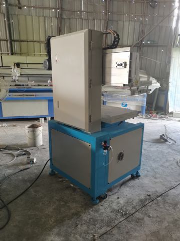 转让九成新二手港艺丝印机5070台面。