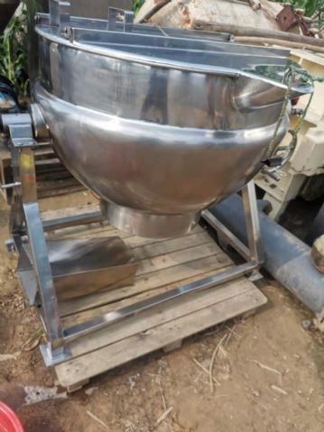 到货多台夹层锅，电加热，带搅拌，不带搅拌