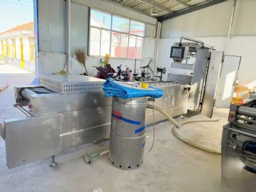 二手火锅底料拉伸膜真空包装机，可升级改造