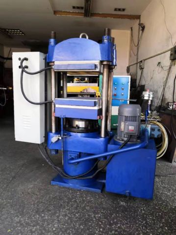 80吨硫化机出售