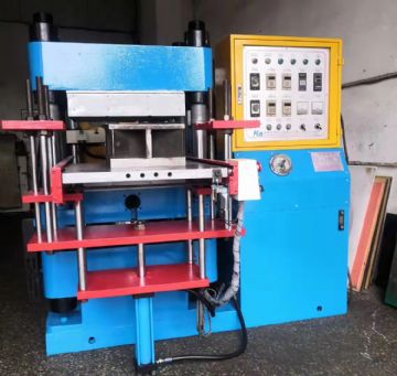 200吨单头硫化机出售