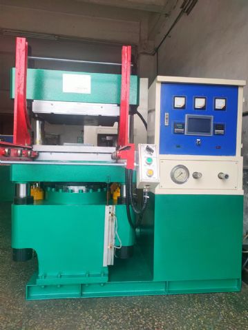 200吨硫化机550*560MM