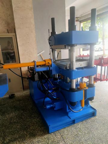 200吨硫化机出售热板550*600MM